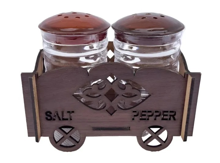 SALT& PEPPER SHAKERS